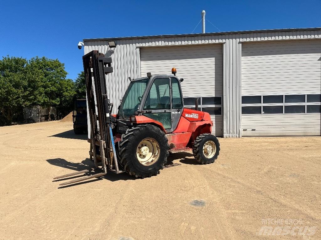 Manitou M 26.4 شاحنات الطرق الوعرة
