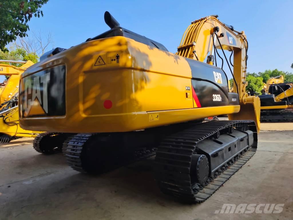 CAT 336 D2 حفارات زحافة