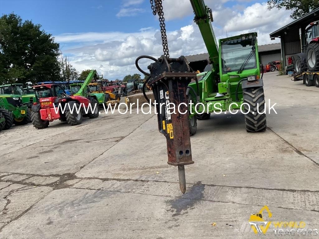 JCB HM 033 مطارق / كسارات