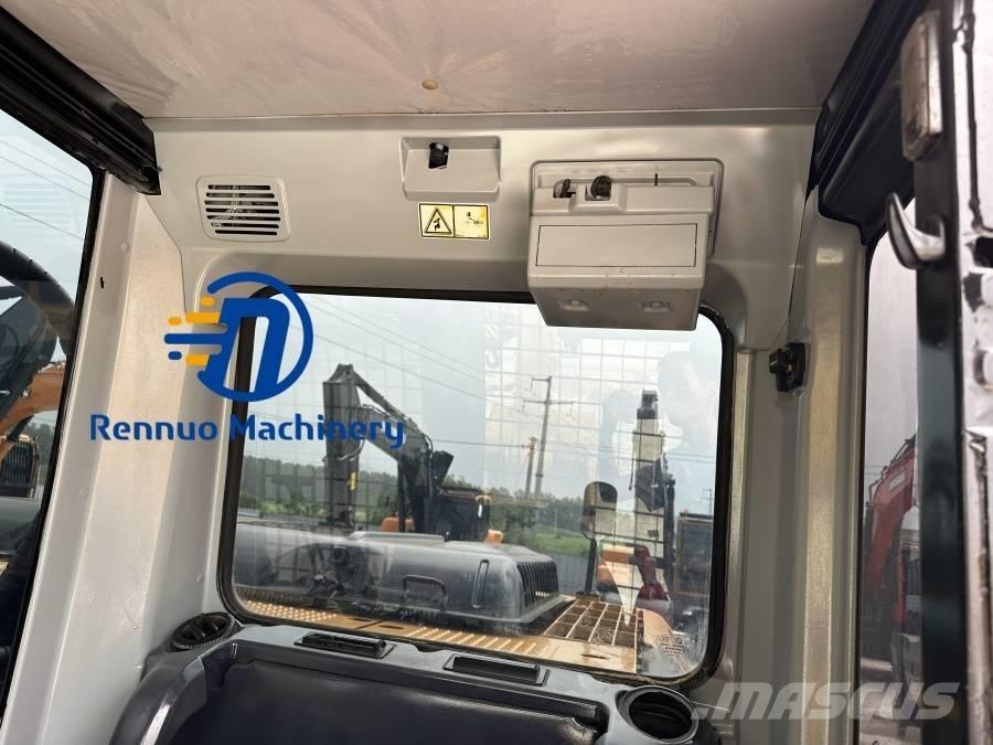 CAT 320 D حفارات زحافة