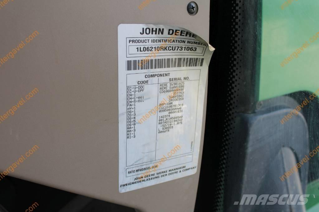 John Deere 6210 R الجرارات