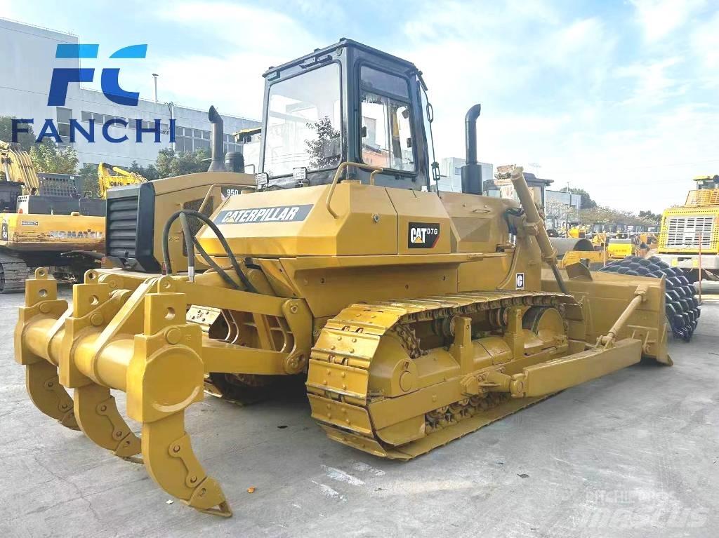 CAT D 7 G بلدوزرات مجنزرة