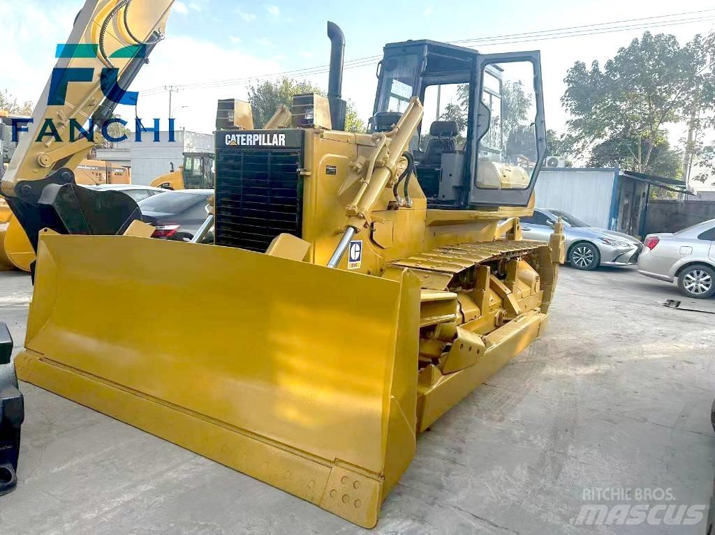 CAT D 7 G بلدوزرات مجنزرة