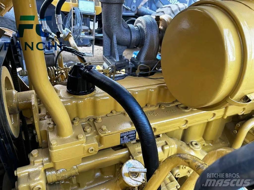 CAT D 7 G بلدوزرات مجنزرة