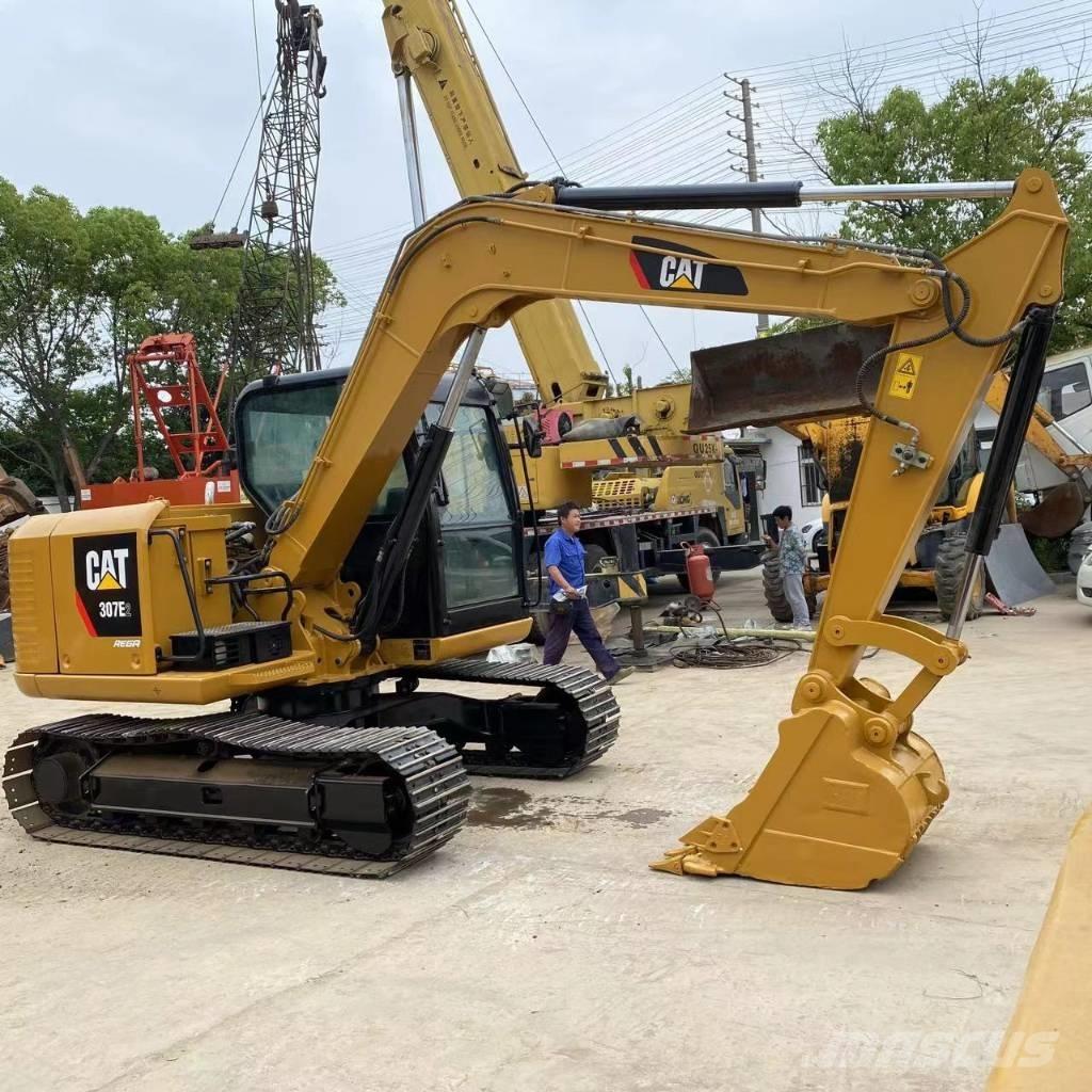CAT 307 حفارات زحافة