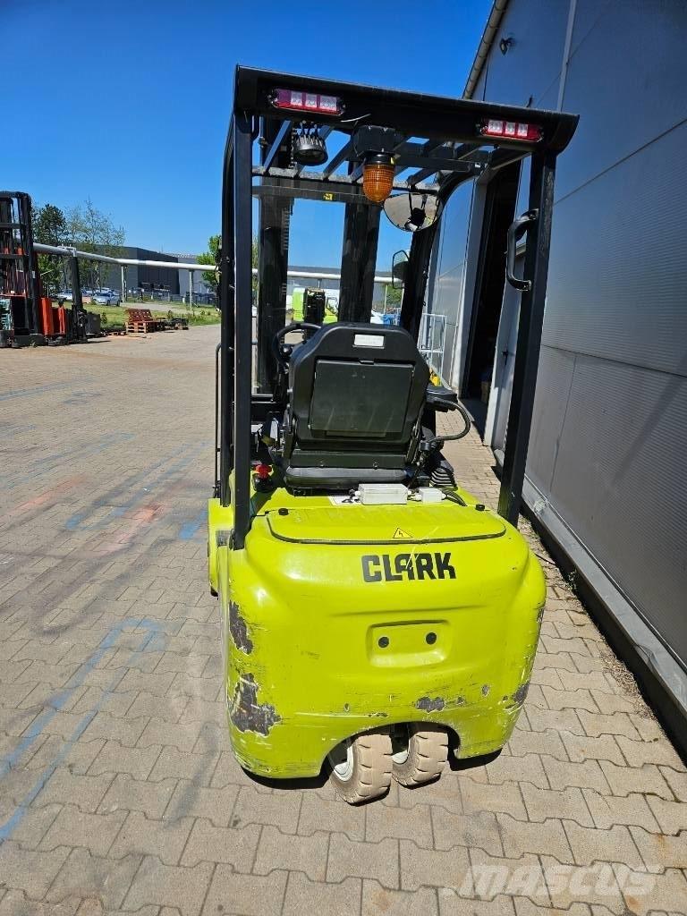 Clark GTX 18 شاحنات ذات رافعات شوكية تعمل بالكهرباء