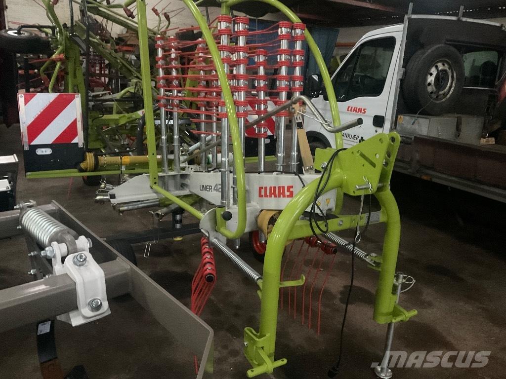 CLAAS Liner 420 مكابس وميبسات التبن