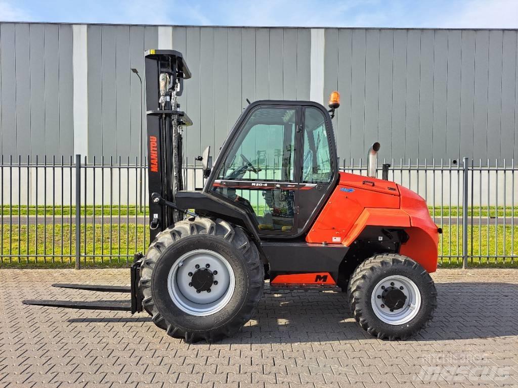 Manitou M 30-4 شاحنات الطرق الوعرة