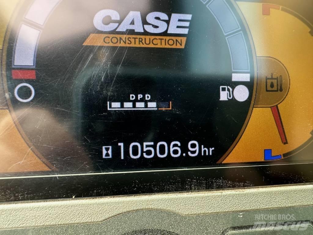 CASE CX 235 C SR حفارات زحافة