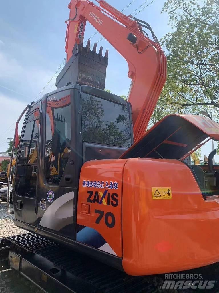 Hitachi ZX 70 حفارات زحافة