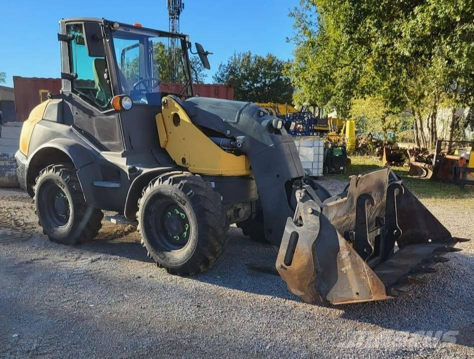 Mecalac AS 700 لوادر بعجل