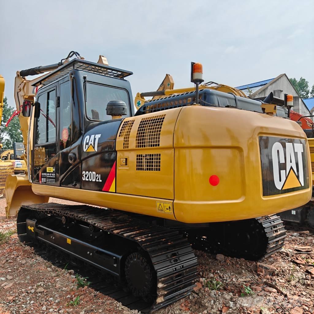 CAT 320D2L حفارات زحافة