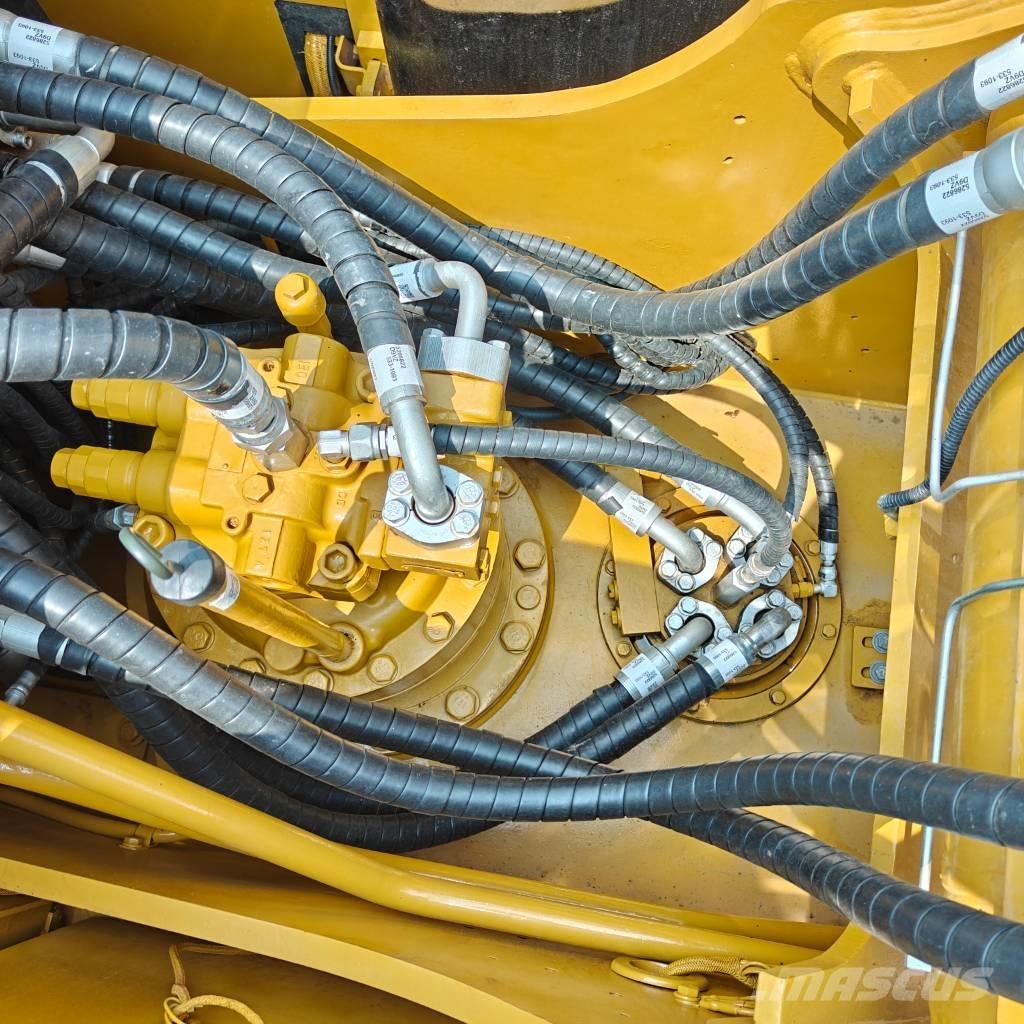 CAT 320D2L حفارات زحافة