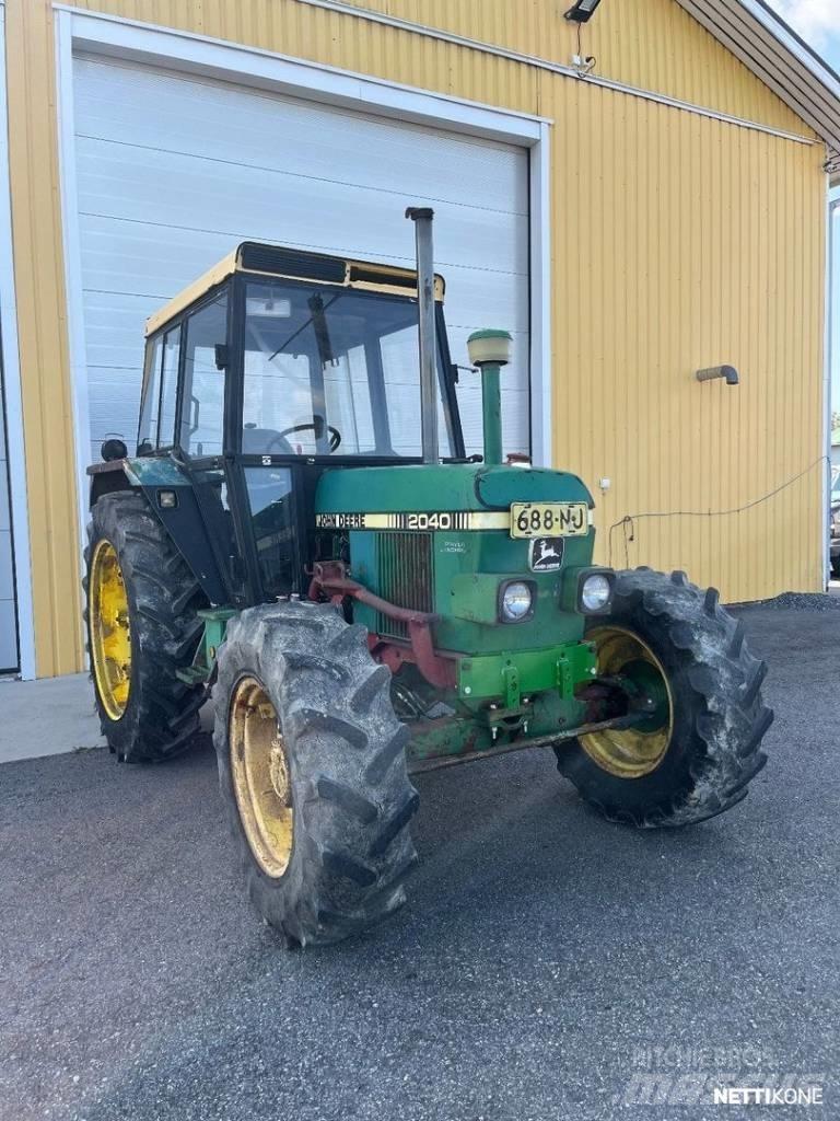 John Deere 2040 الجرارات