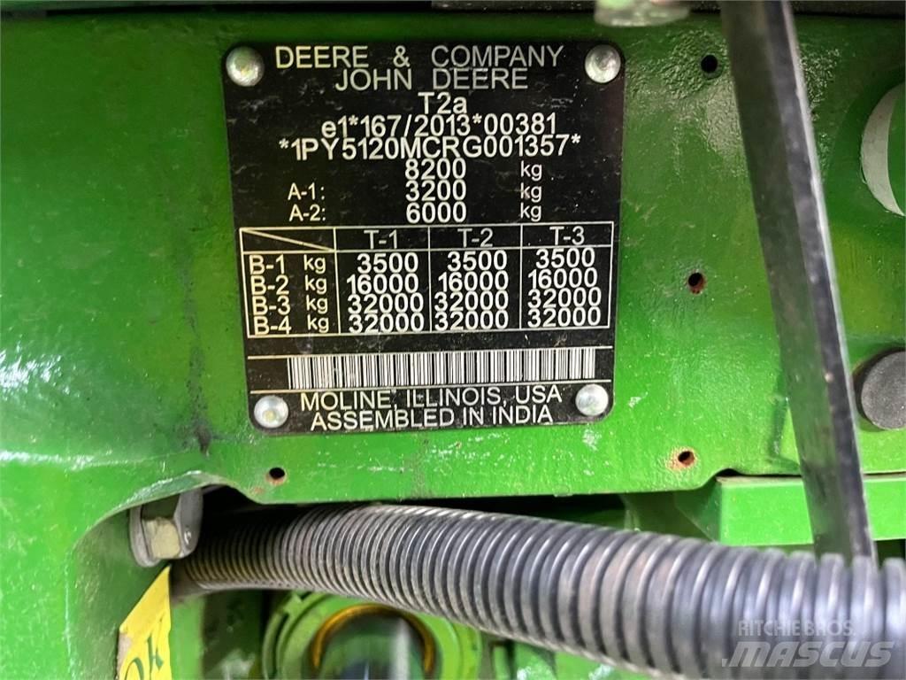 John Deere 5120M الجرارات