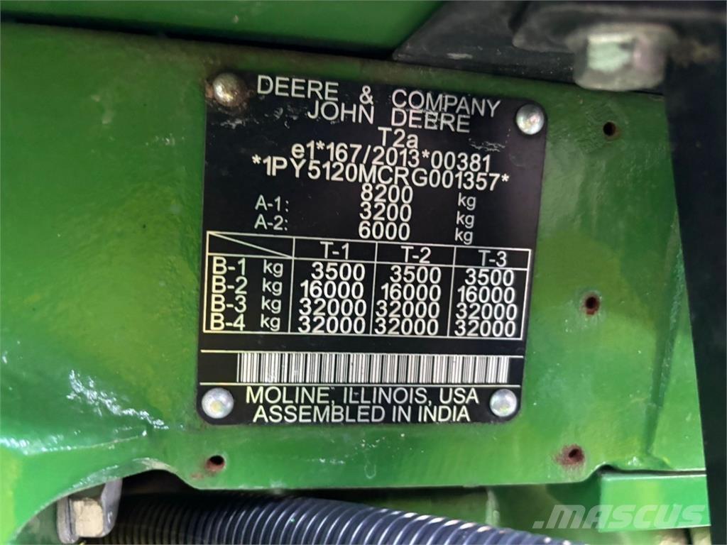 John Deere 5120M الجرارات