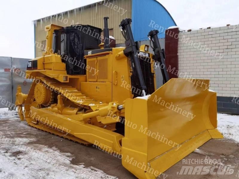 CAT D 8 R بلدوزرات مجنزرة