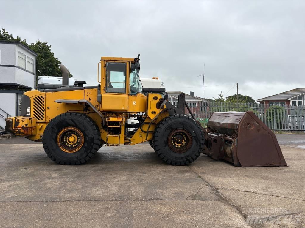 Volvo L 120 E لوادر بعجل