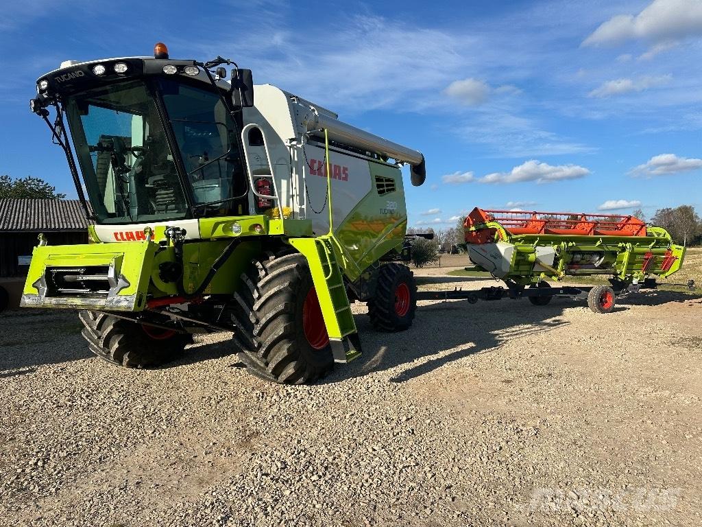 CLAAS Tucano 320 حصادات