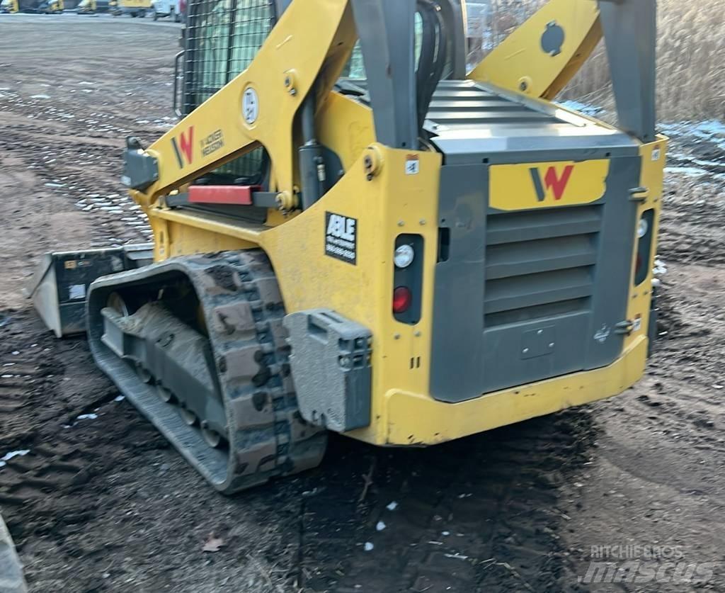Wacker Neuson ST 31 لوادر انزلاقية التوجيه