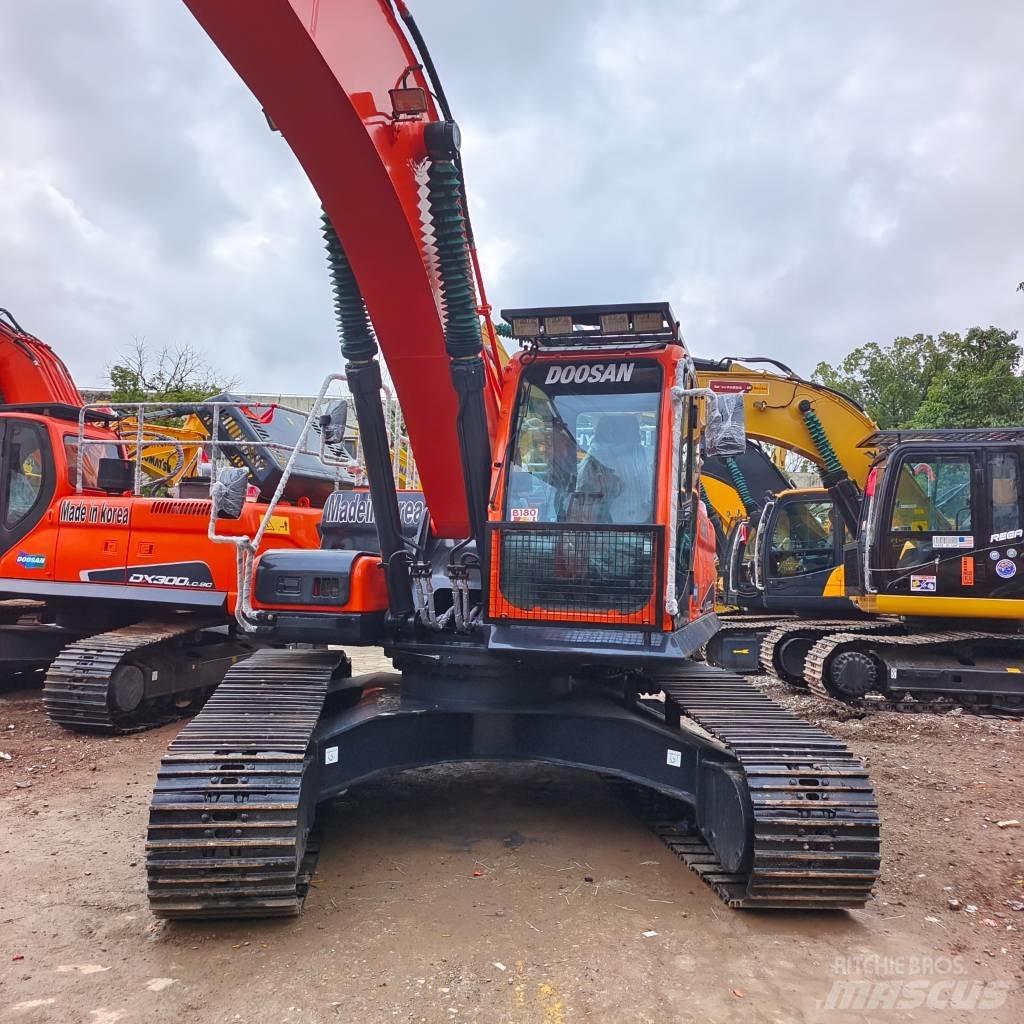 Doosan DX 300 LC حفارات زحافة