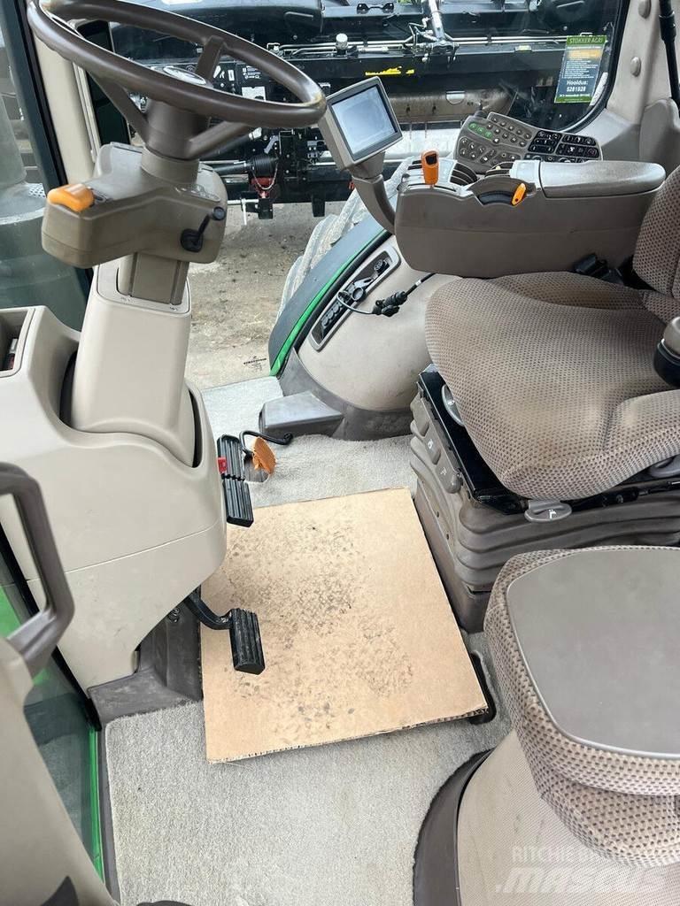 John Deere 8260R الجرارات