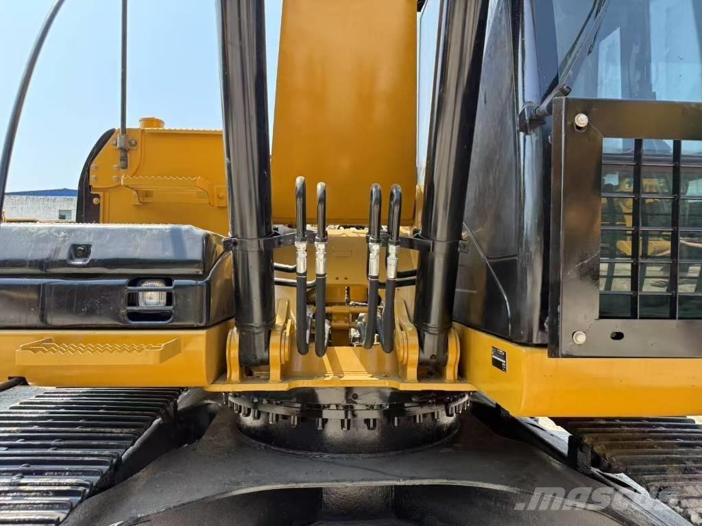 CAT cat320d حفارات زحافة