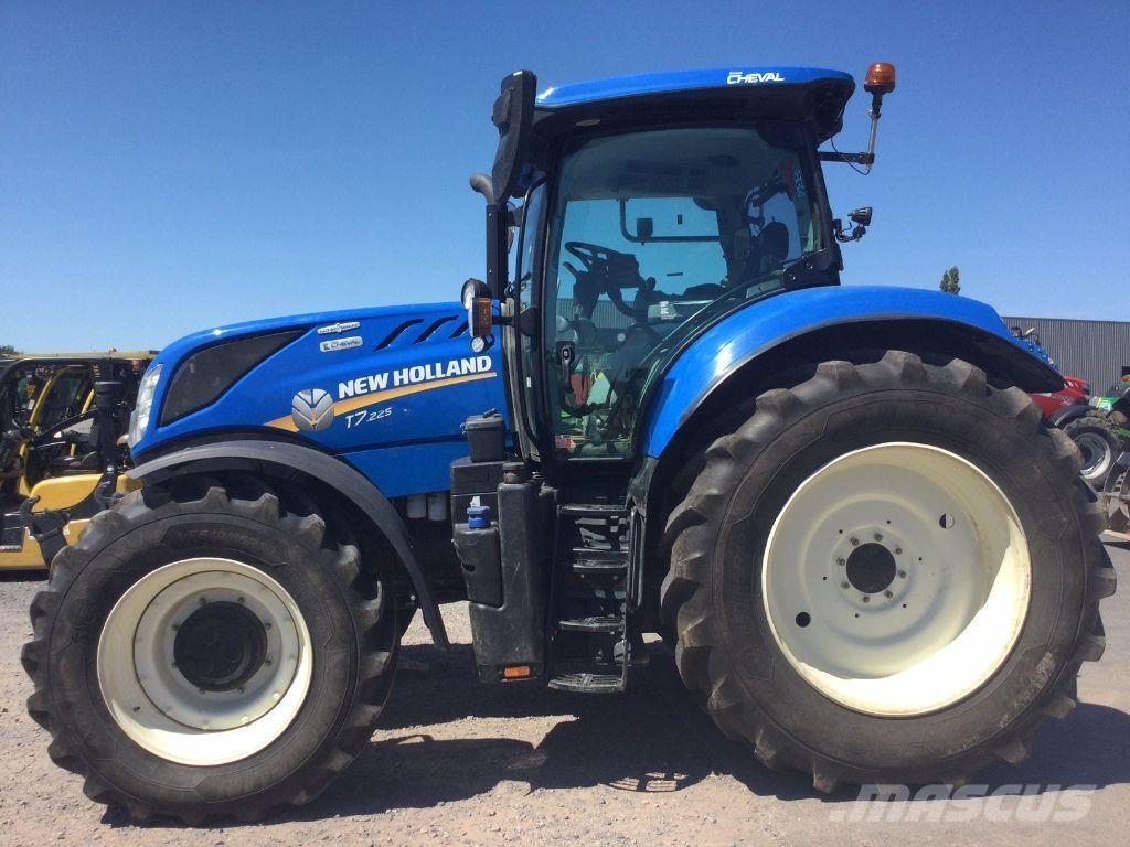 New Holland T7.225 الجرارات