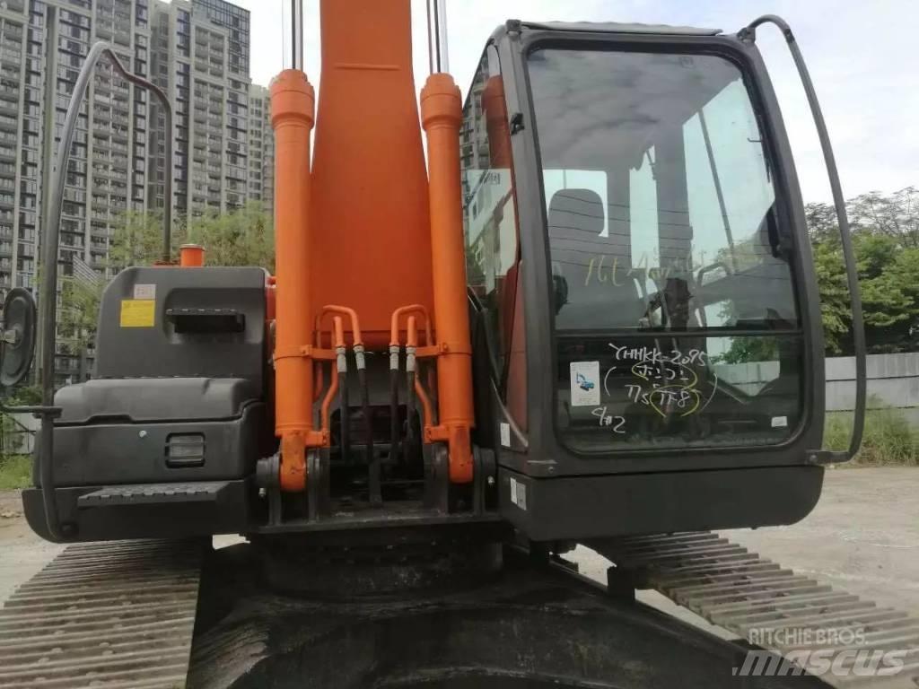 Hitachi zx200 حفارات زحافة