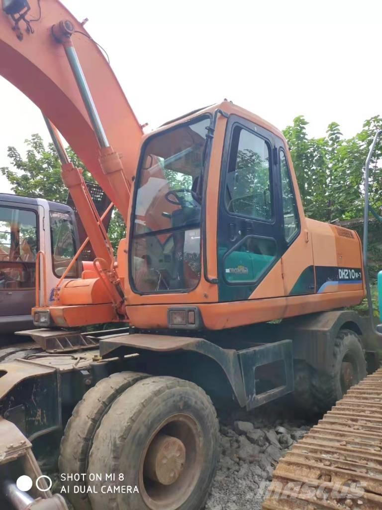 Doosan DH210W-7 حفارات بعجل