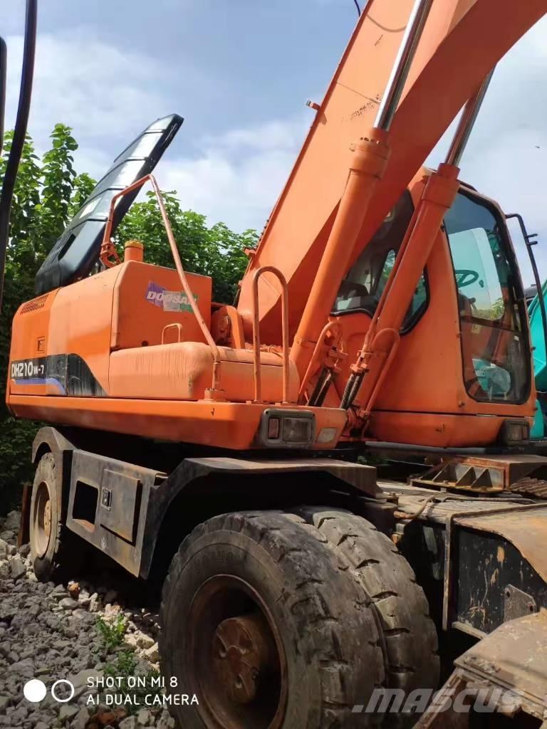 Doosan DH210W-7 حفارات بعجل