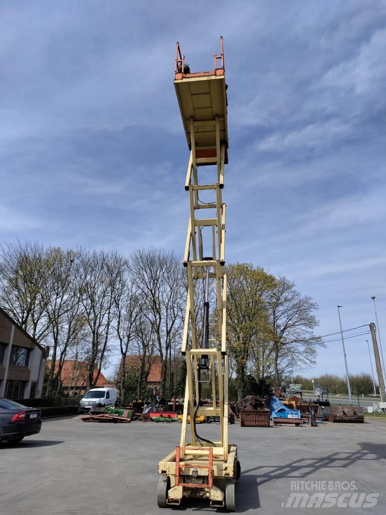 JLG 2646 E 3 رافعات مقصية الشكل