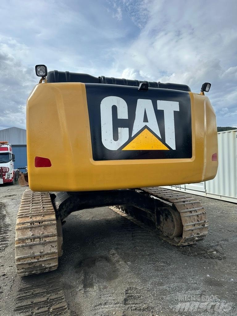 CAT 336 E حفارات زحافة