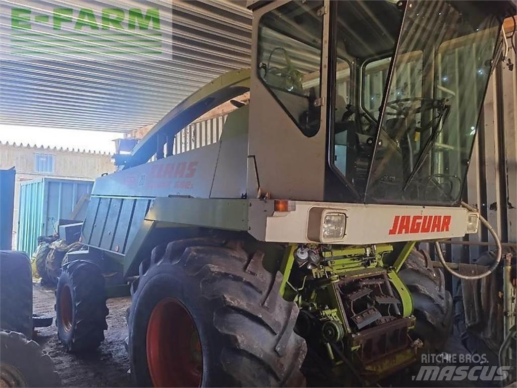 CLAAS jaguar 682s علافات ذاتية الدفع