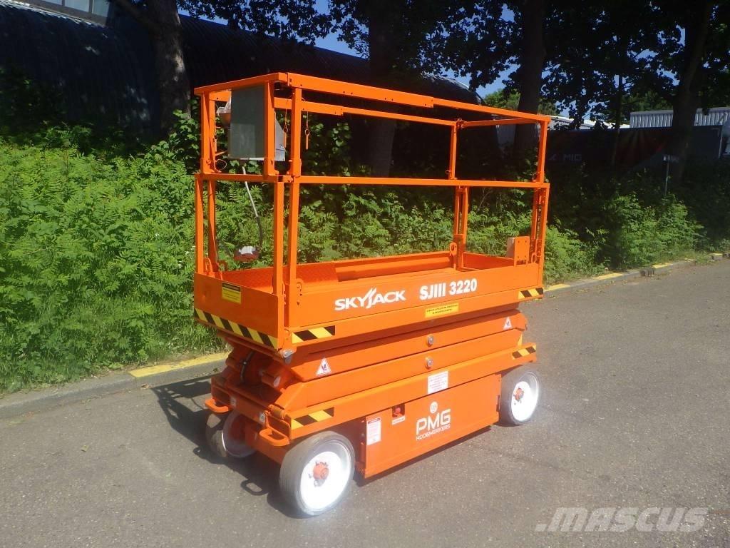 SkyJack SJ3220 رافعات مقصية الشكل