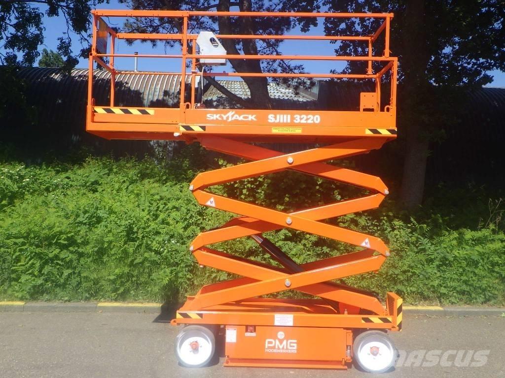 SkyJack SJ3220 رافعات مقصية الشكل