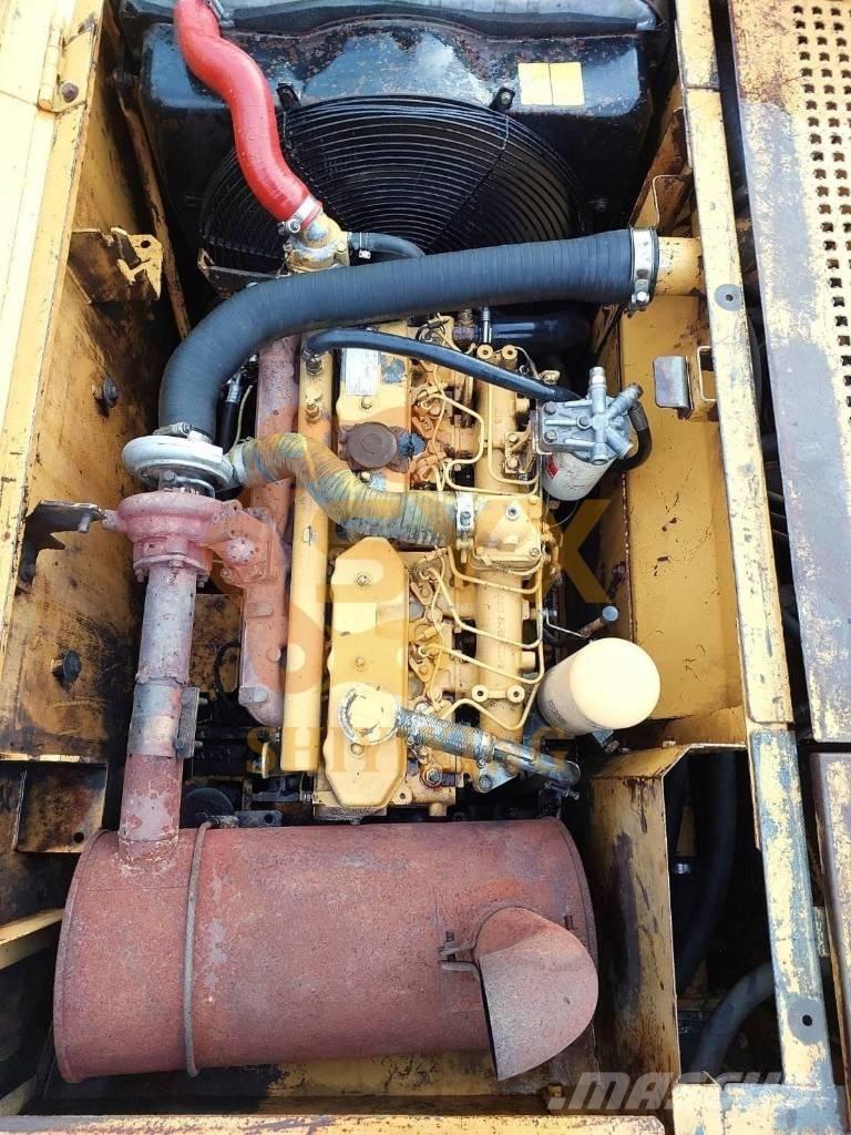 CAT 320 C حفارات زحافة