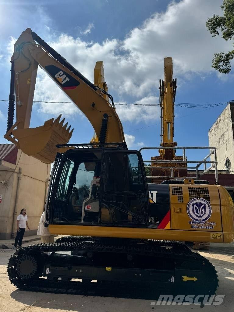 CAT CAT320D حفارات زحافة