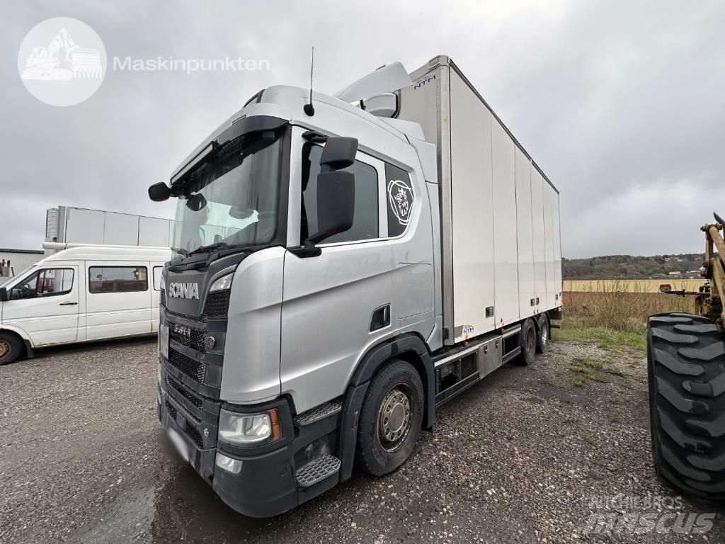 Scania R 520 شاحنات ذات هيكل صندوقي