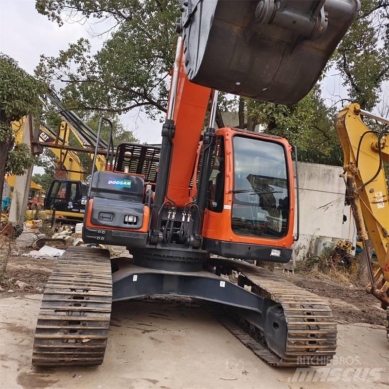 Doosan DX225 حفارات زحافة