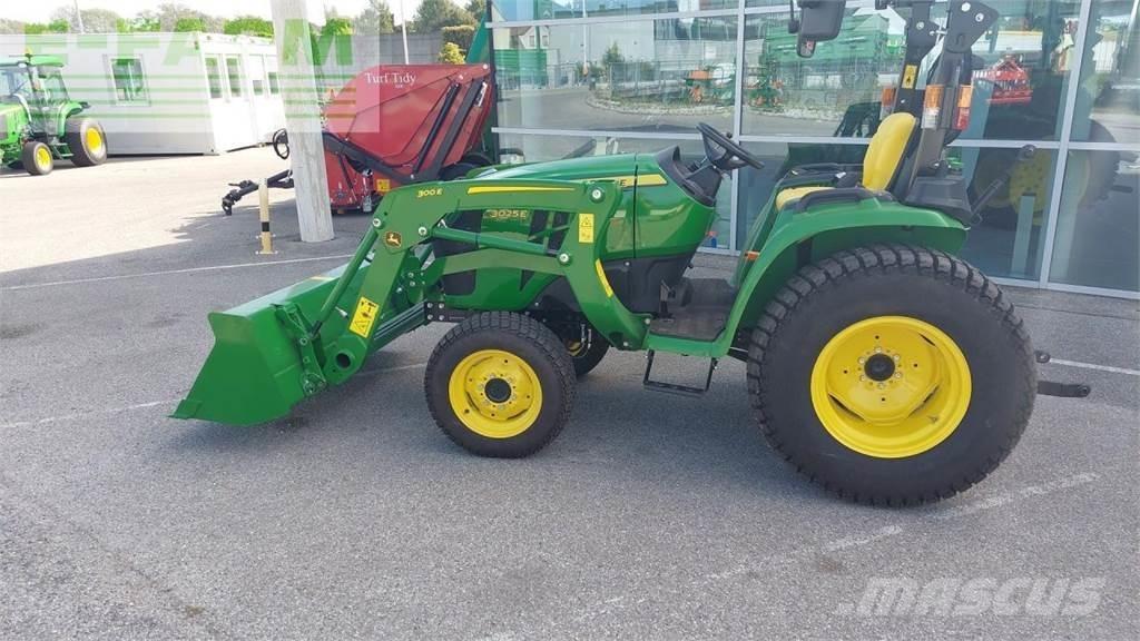 John Deere 3025E الجرارات