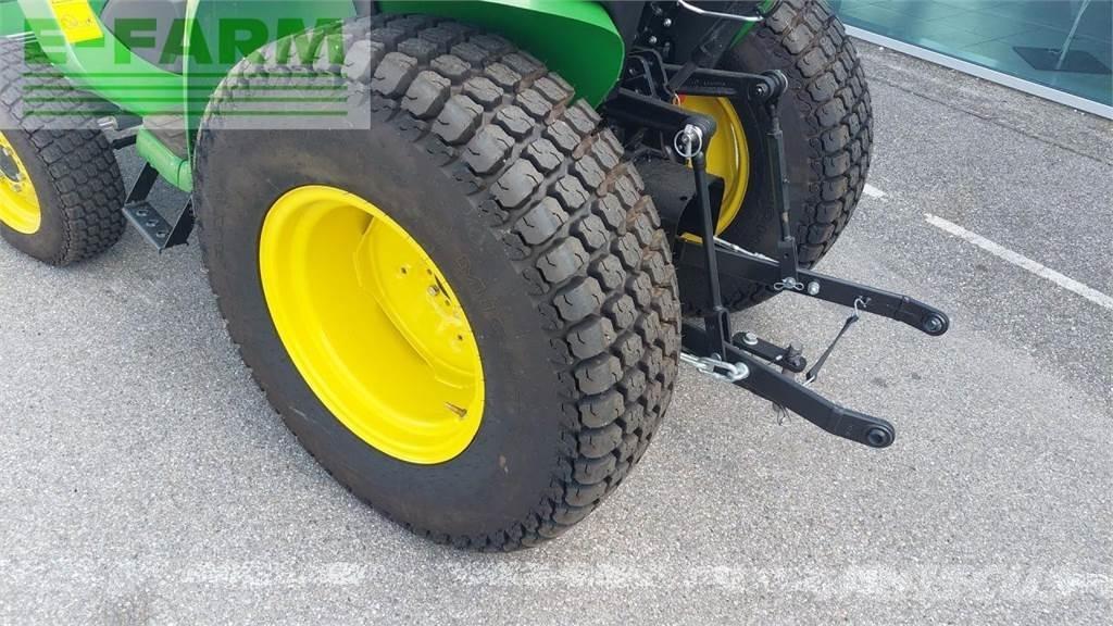 John Deere 3025E الجرارات