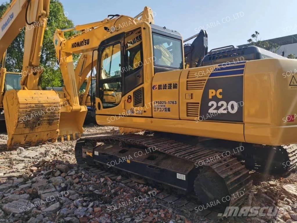Komatsu PC 220-8 حفارات زحافة