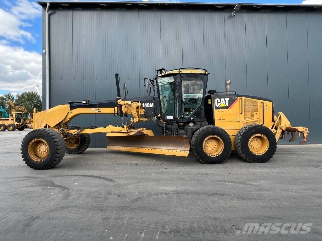 CAT 140M معدات تمهيد الطرق