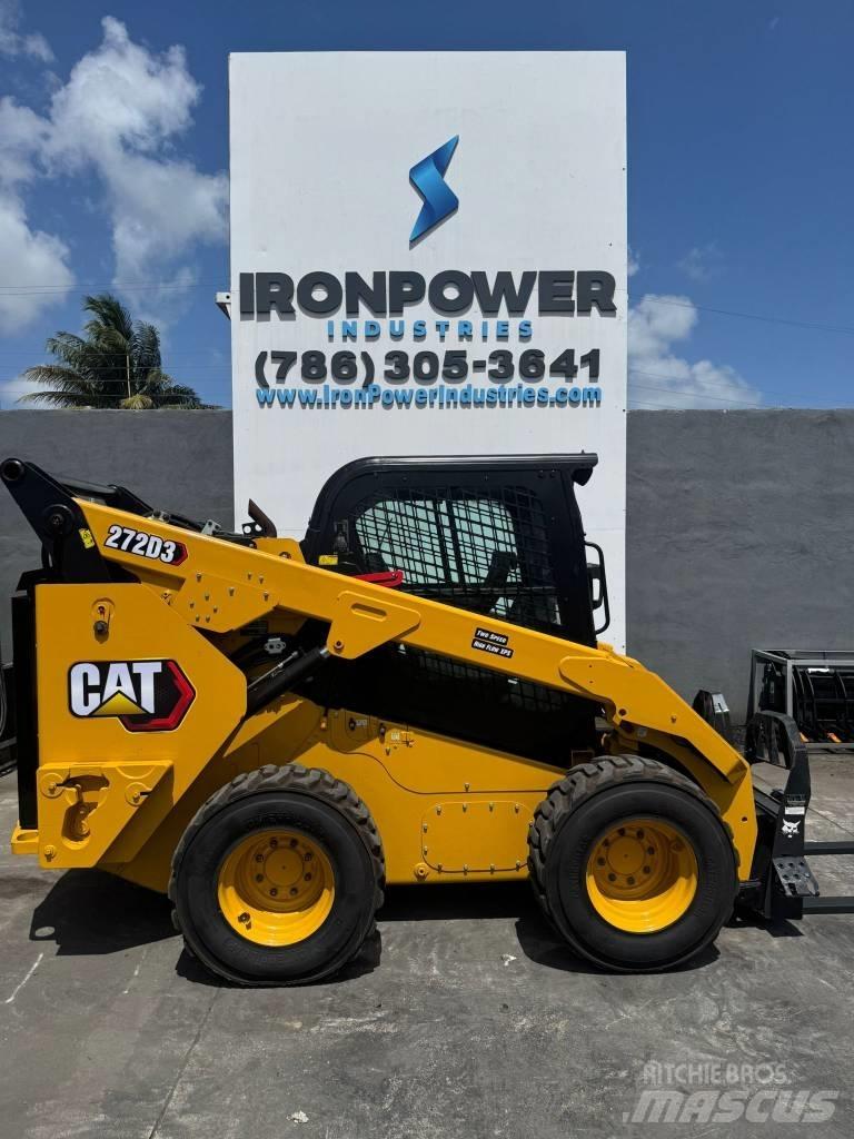 CAT 272D3 لوادر انزلاقية التوجيه