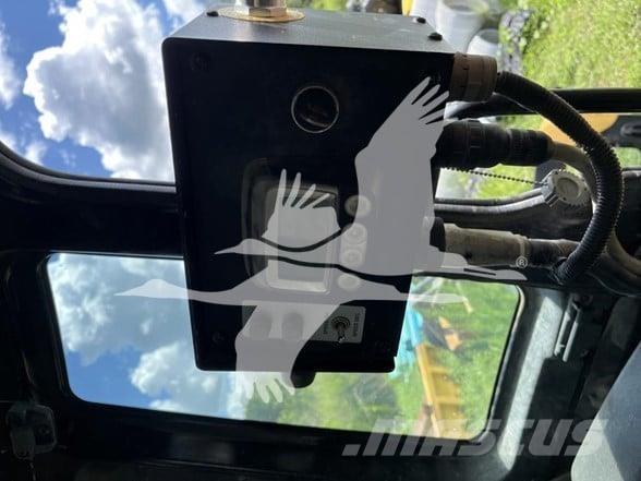 CAT 321D LCR ماكينات تقطيع أخشاب الحراجة