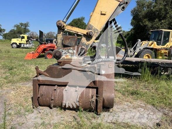 CAT 321D LCR ماكينات تقطيع أخشاب الحراجة