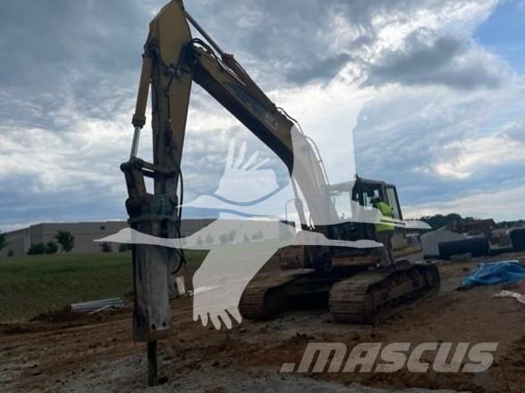 CAT 322BL حفارات زحافة