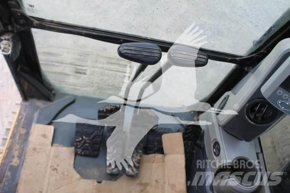 CAT 323FL حفارات زحافة