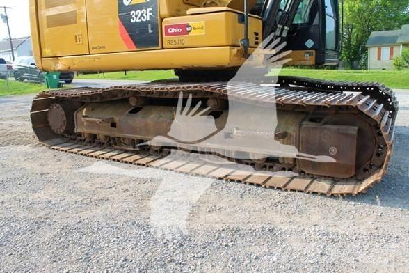 CAT 323FL حفارات زحافة